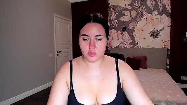 Roxie Bradley online show from 09-13-25, 05:40