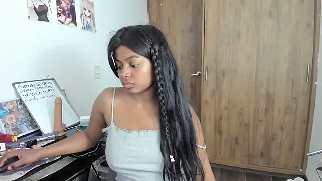 Snapshot of charlott7 chatting on 02-16-25, 07:05 charlott7 online show from 02-16-25, 07:05