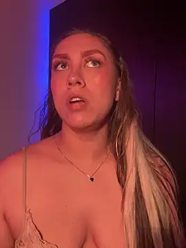 Im sophiie online show from 02-13-25, 08:59