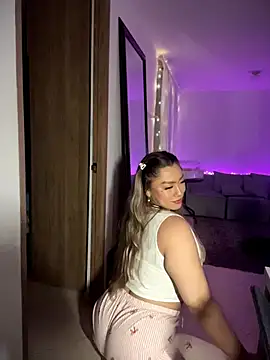 Im sophiie online show from 02-15-26, 07:51