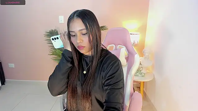 Ciara8 online show from 10-17-25, 04:37