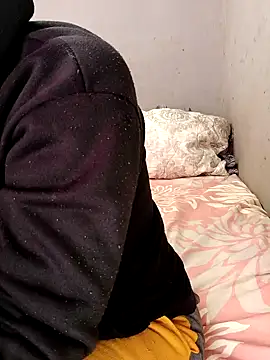 Snapshot of BeejayLoverxx chatting on 10-21-25, 08:59 BeejayLoverxx online show from 10-21-25, 08:59