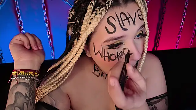 Snapshot of Laura_takint chatting on 01-07-25, 04:59 Laura takint online show from 01-07-25, 04:59