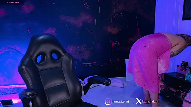 Snapshot of Laura_takint chatting on 01-13-26, 07:19 Laura takint online show from 01-13-26, 07:19