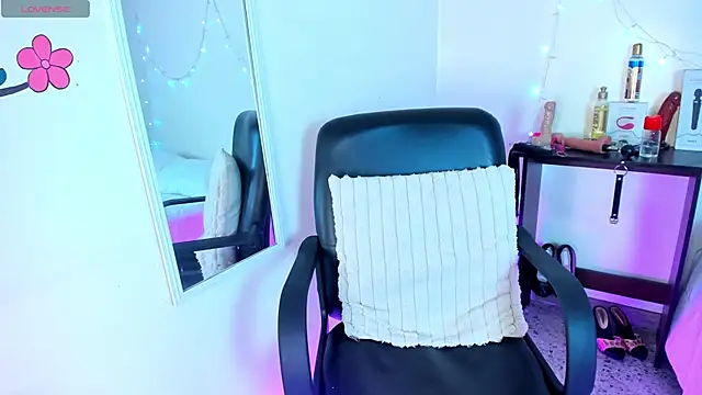 Snapshot of Tracy_lambo chatting on 02-26-26, 04:22 Tracy lambo online show from 02-26-26, 04:22