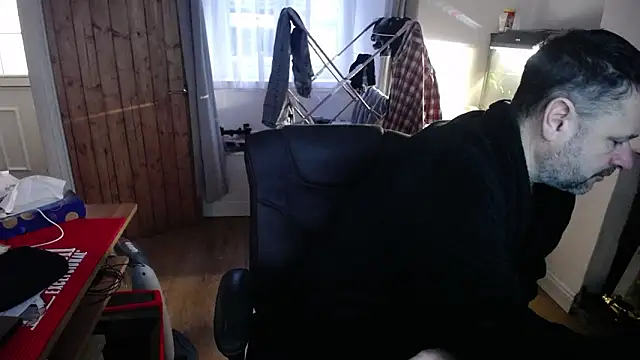 Snapshot of rob2810 chatting on 02-03-26, 08:30 rob2810 online show from 02-03-26, 08:30