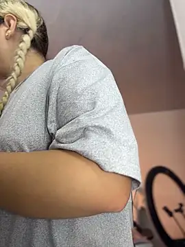 Irisweet  online show from 02-25-26, 09:02