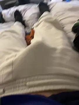 Luishorny19 online show from 02-11-25, 04:02