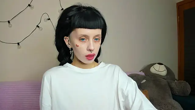 FlowerOfSin2001 online show from 09-12-25, 12:49