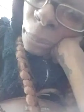 Snapshot of Jasmine_FullsShine chatting on 12-15-25, 02:43 Jasmine FullsShine online show from 12-15-25, 02:43