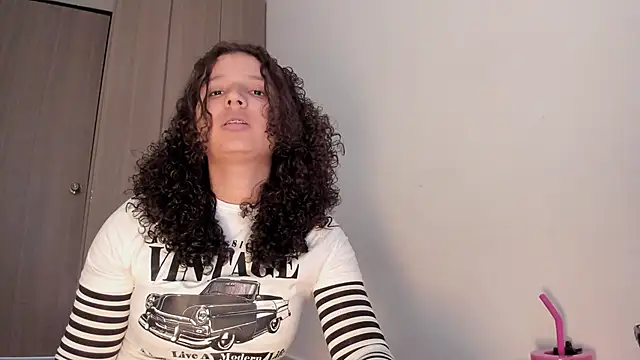 Snapshot of Cositarica_ chatting on 10-04-25, 02:37 Cositarica online show from 10-04-25, 02:37