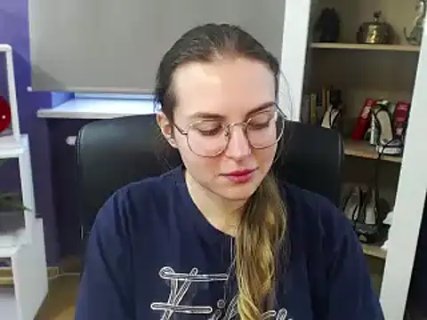 Zoey Erotic online show from 01-03-25, 09:15