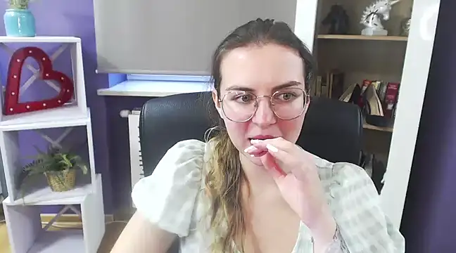 Zoey Erotic online show from 02-06-25, 08:39