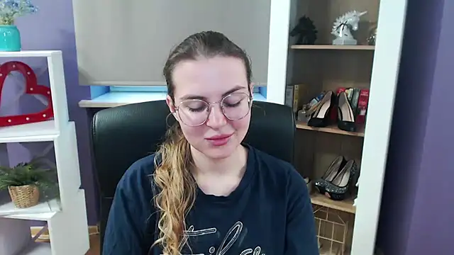 Zoey Erotic online show from 02-26-25, 08:37