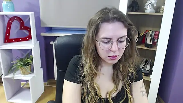 Zoey Erotic online show from 03-05-25, 05:40