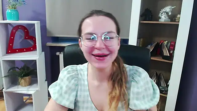 Zoey Erotic online show from 03-10-25, 05:22