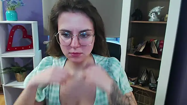 Zoey Erotic online show from 03-11-25, 08:41