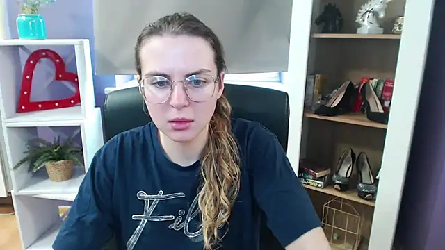 Zoey Erotic online show from 03-14-25, 08:53