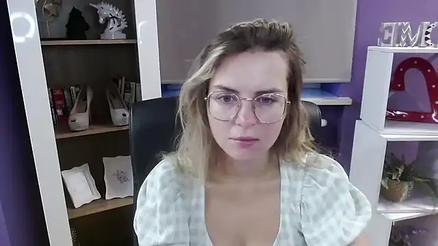 Zoey Erotic online show from 09-09-25, 04:23