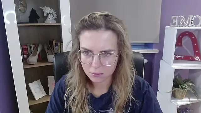 Zoey Erotic online show from 09-16-25, 04:35