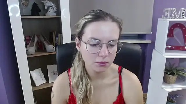 Zoey Erotic online show from 09-17-25, 04:25