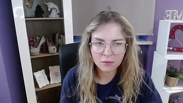 Zoey Erotic online show from 09-19-25, 04:36