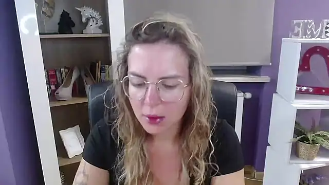 Zoey Erotic online show from 09-22-25, 04:25