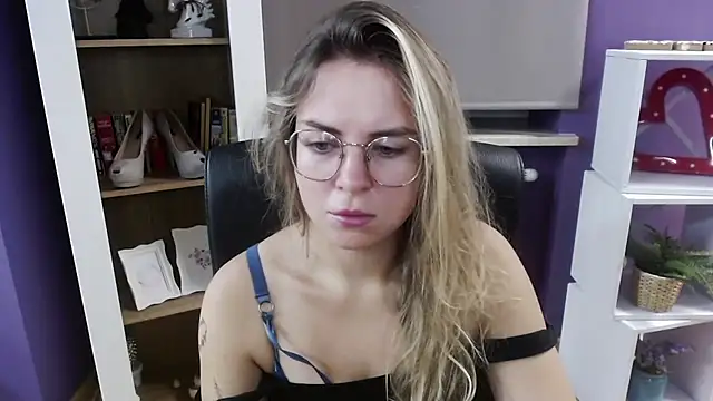 Zoey Erotic online show from 10-08-25, 04:32