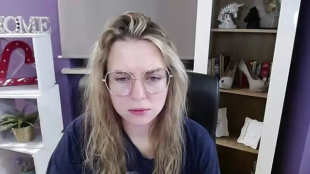 Zoey Erotic online show from 11-19-25, 05:29