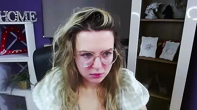 Zoey Erotic online show from 01-07-26, 05:43