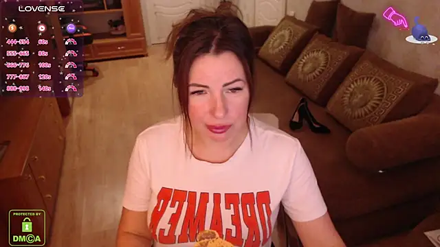 LauraClarck online show from 02-10-25, 05:47