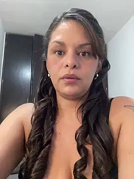 Kataliina online show from 01-25-25, 01:54