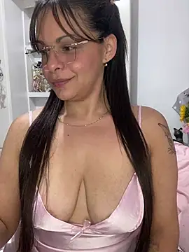 Kataliina online show from 03-21-25, 05:21