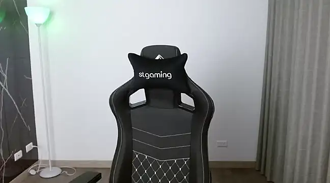 Snapshot of Dangerous-Men chatting on 02-19-25, 04:34 Dangerous-Men online show from 02-19-25, 04:34