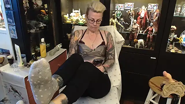 Snapshot of MaryG chatting on 01-26-25, 12:33 MaryG online show from 01-26-25, 12:33