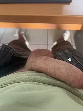 Snapshot of Laviestbelle chatting on 02-26-26, 02:49 Laviestbelle online show from 02-26-26, 02:49