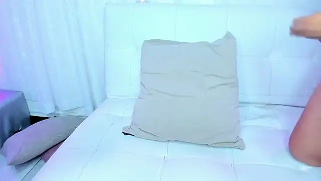 Litzy1  online show from 02-15-26, 07:51