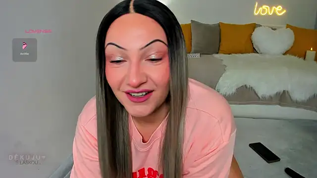 Snapshot of KVerunce chatting on 12-12-24, 09:15 KVerunce online show from 12-12-24, 09:15