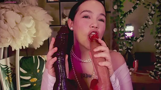 Chery Lady22 online show from 03-15-25, 05:19