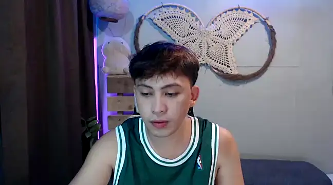 Snapshot of princeJayX chatting on 12-05-24, 09:28 princeJayX online show from 12-05-24, 09:28