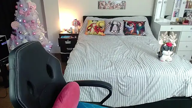 kittykat18x online show from 12-16-25, 02:38