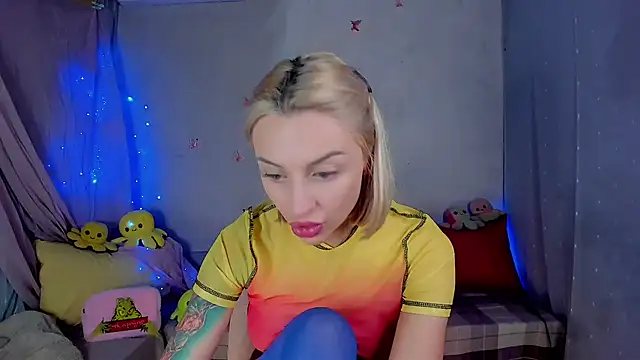 Snapshot of LickLizzy chatting on 01-12-26, 10:26 LickLizzy online show from 01-12-26, 10:26