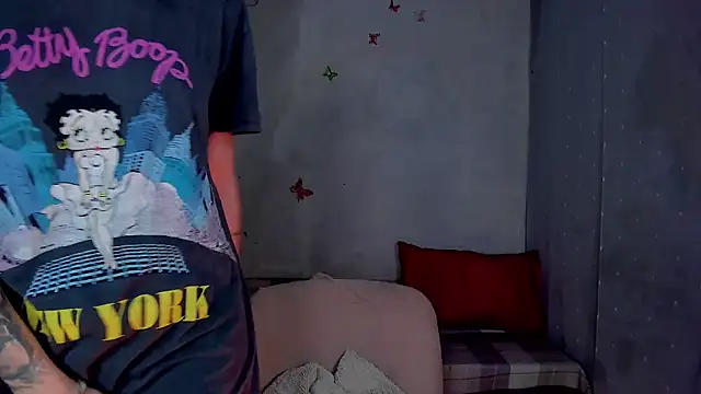 Snapshot of LickLizzy chatting on 02-21-26, 09:38 LickLizzy online show from 02-21-26, 09:38