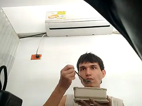 Snapshot of PrivCamZone chatting on 10-04-25, 07:01 PrivCamZone online show from 10-04-25, 07:01