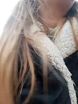 Snapshot of Keli_Jessi chatting on 12-14-24, 01:27 Keli Jessi online show from 12-14-24, 01:27