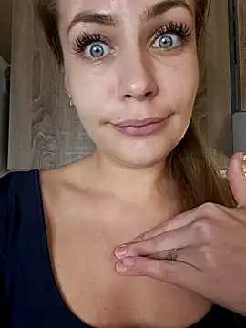 Snapshot of Keli_Jessi chatting on 01-21-25, 05:09 Keli Jessi online show from 01-21-25, 05:09