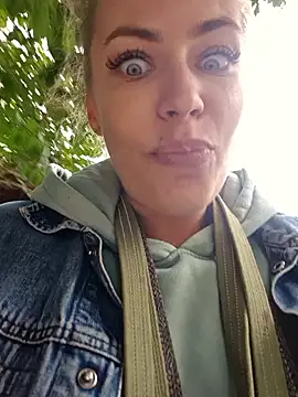 Snapshot of Keli_Jessi chatting on 09-25-25, 12:31 Keli Jessi online show from 09-25-25, 12:31