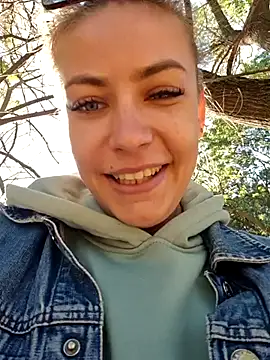 Snapshot of Keli_Jessi chatting on 09-28-25, 12:43 Keli Jessi online show from 09-28-25, 12:43