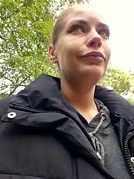 Snapshot of Keli_Jessi chatting on 10-18-25, 01:12 Keli Jessi online show from 10-18-25, 01:12