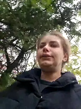 Snapshot of Keli_Jessi chatting on 10-24-25, 01:29 Keli Jessi online show from 10-24-25, 01:29